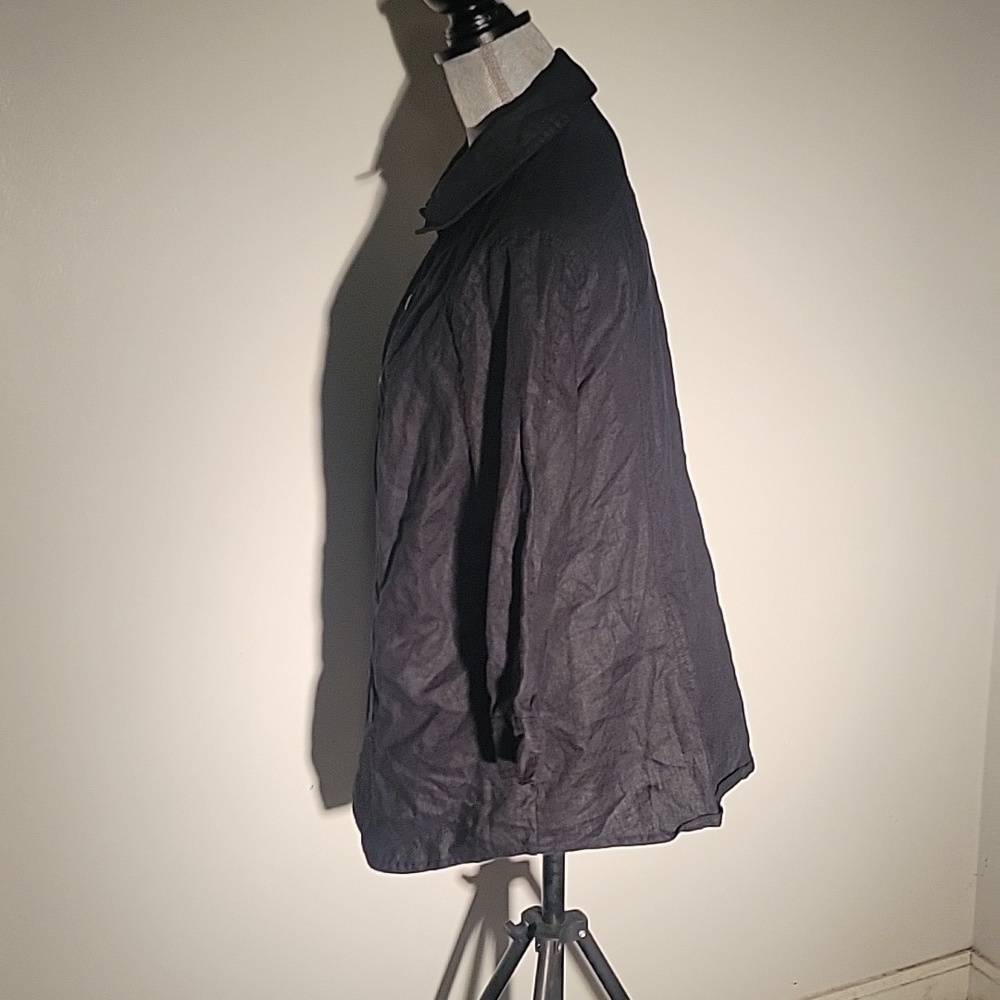 Lucy & Laurel Woman's 100% Linen Black Snap Down Top, Size: 1X - Picture 3 of 10